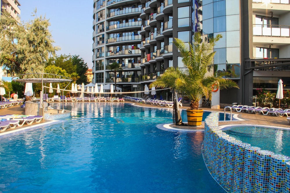 Smartline Meridian Hotel — Pool in Sunny Beach, Burgas Region