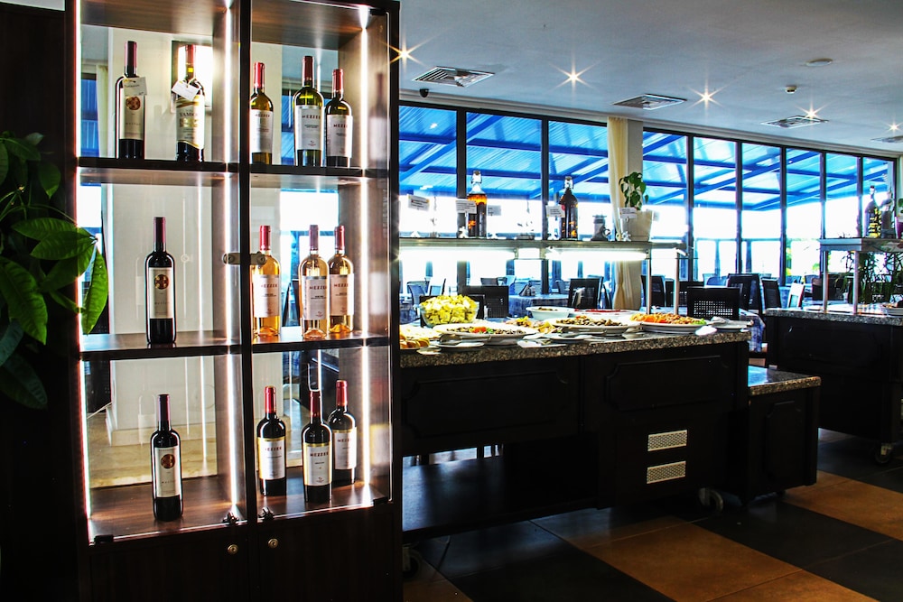 Smartline Meridian Hotel — Restaurant in Sunny Beach, Burgas Region