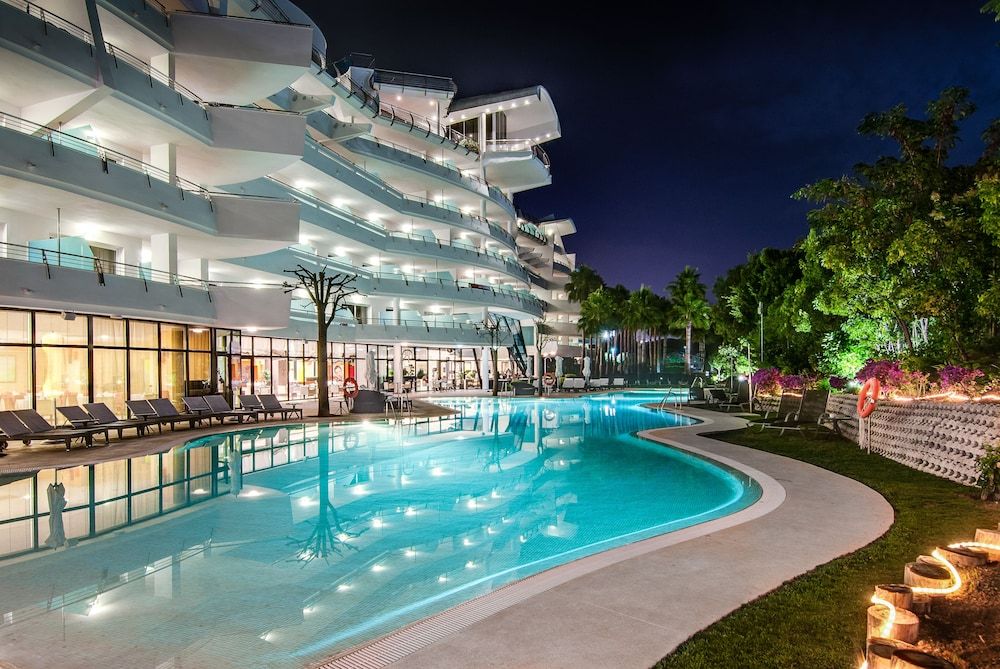 Senator Banús Adults Recomended - zdjęcie 3