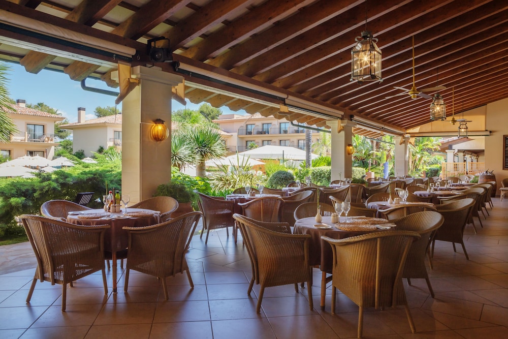 La Quinta Menorca by Portblue Boutique — Restaurant & bars in Cala'n Bosch, Balearic Islands