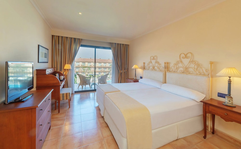 La Quinta Menorca by Portblue Boutique — Hotel rooms in Cala'n Bosch, Balearic Islands