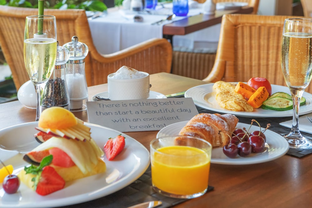 La Quinta Menorca by Portblue Boutique — Restaurant & bars in Cala'n Bosch, Balearic Islands