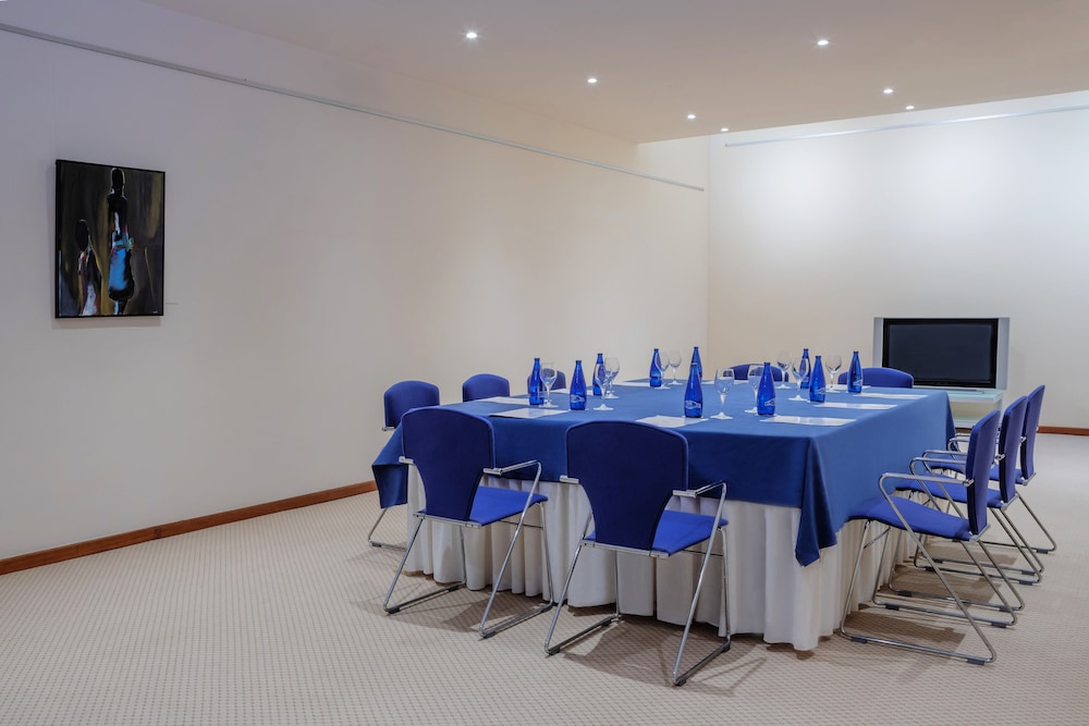 La Quinta Menorca by Portblue Boutique — Hotel building in Cala'n Bosch, Balearic Islands
