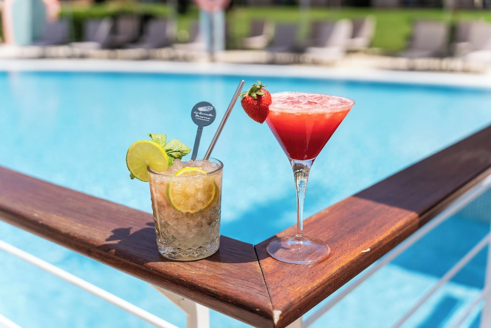 La Quinta Menorca by Portblue Boutique — Restaurant & bars in Cala'n Bosch, Balearic Islands