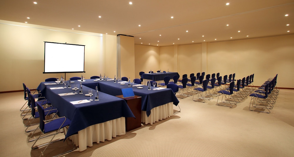 La Quinta Menorca by Portblue Boutique — Hotel building in Cala'n Bosch, Balearic Islands