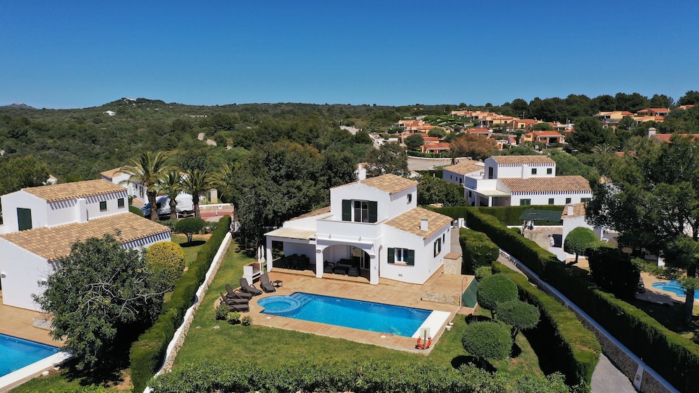 Villas Finesse — Swimming pool in Son Bou, Balearic Islands