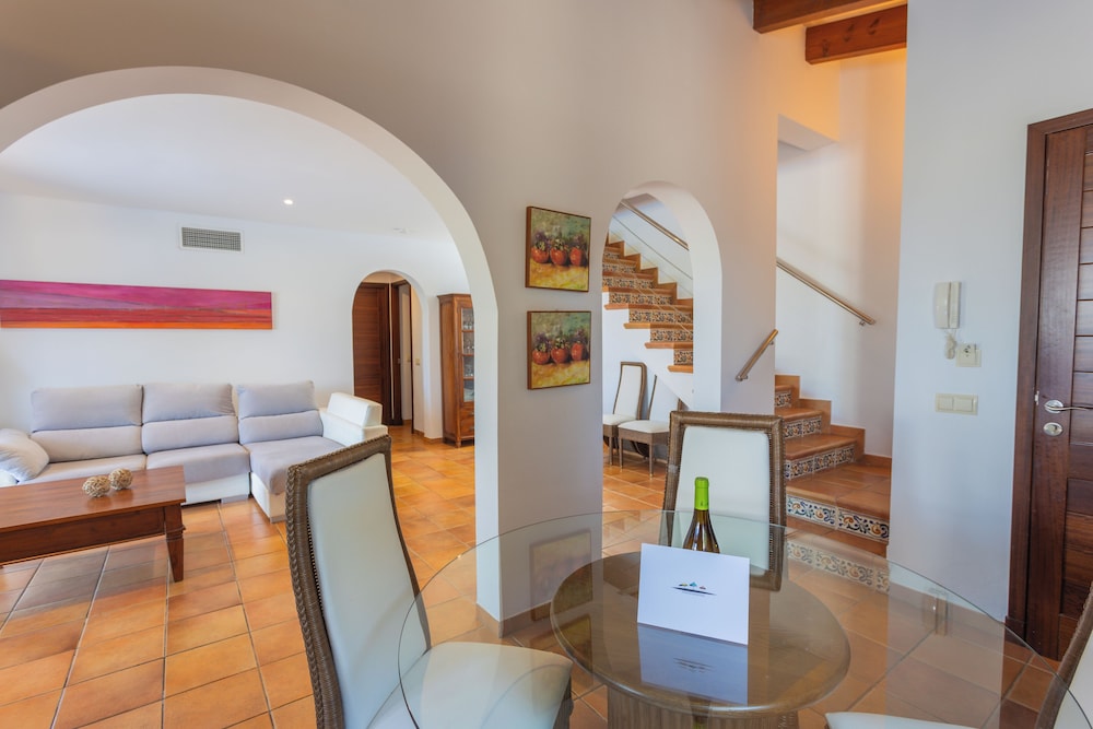 Villas Finesse — Hotel rooms in Son Bou, Balearic Islands