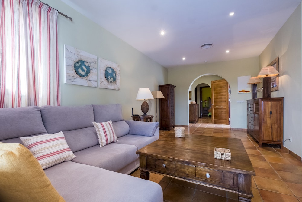 Villas Finesse — Hotel rooms in Son Bou, Balearic Islands