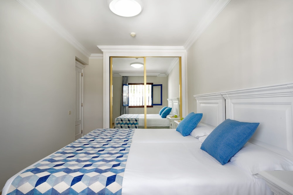 BLUESEA Los Cocoteros — Hotel rooms in Puerto del Carmen, Canary Islands