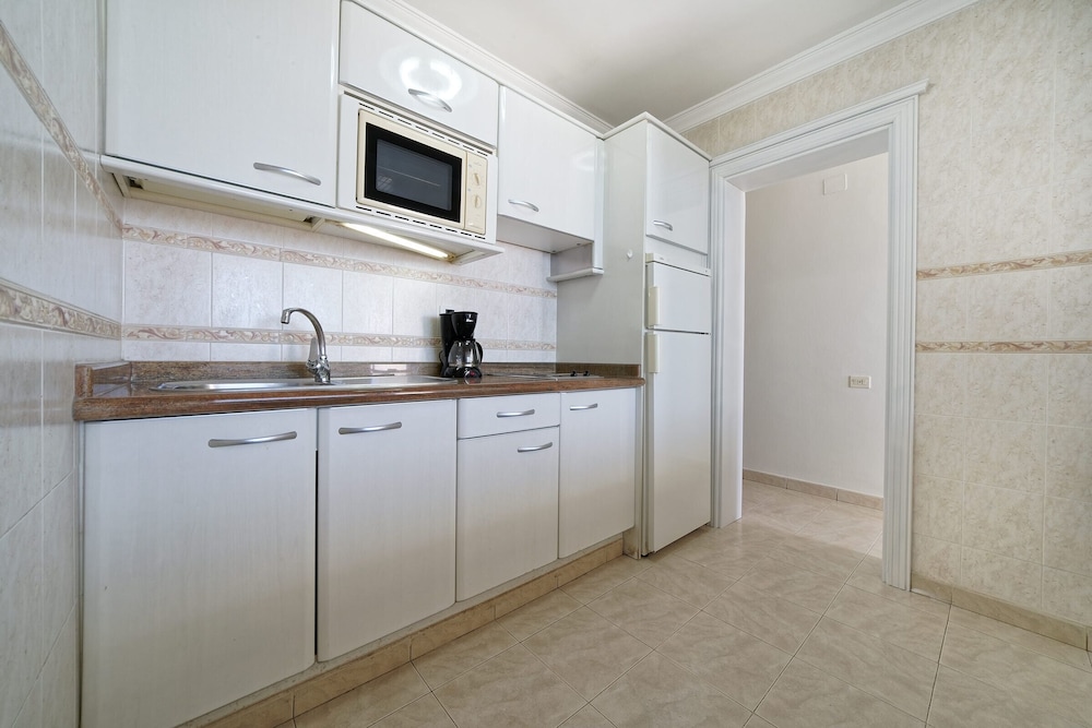 BLUESEA Los Cocoteros — Hotel rooms in Puerto del Carmen, Canary Islands