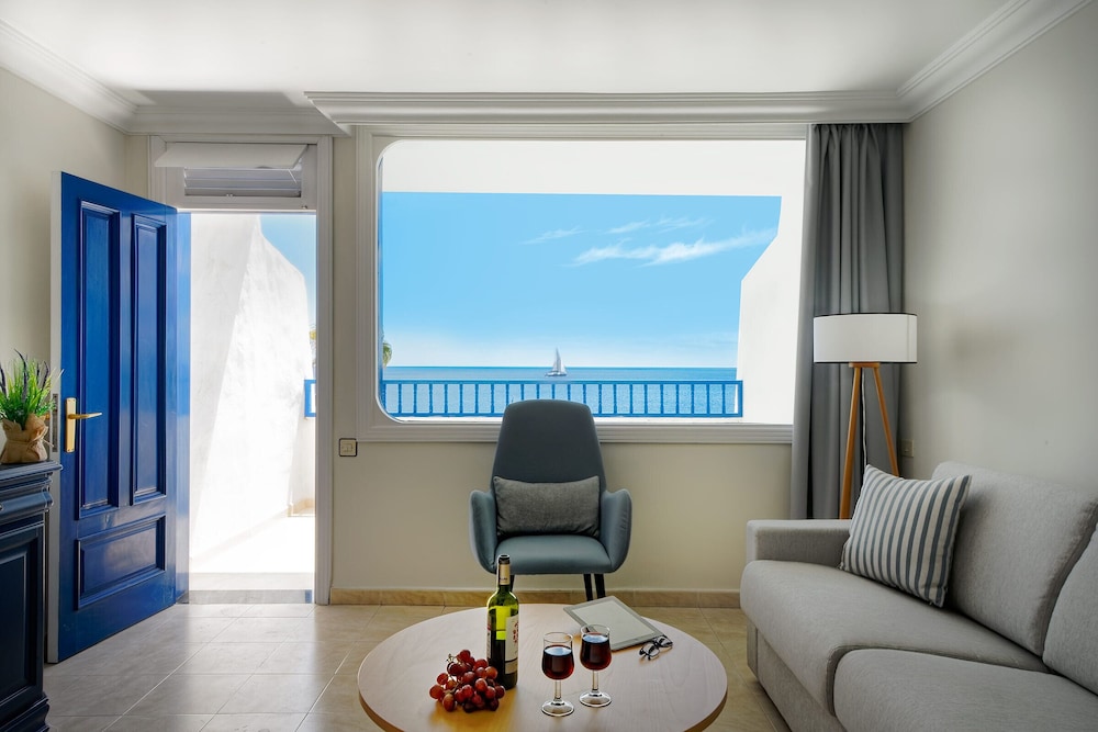BLUESEA Los Cocoteros — Hotel rooms in Puerto del Carmen, Canary Islands