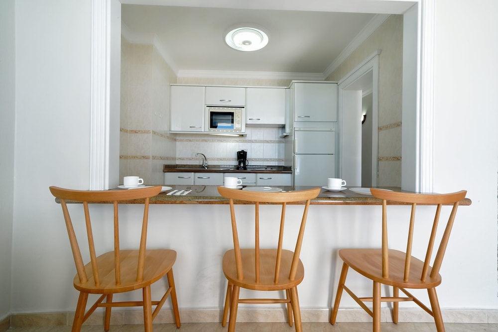 BLUESEA Los Cocoteros — Hotel rooms in Puerto del Carmen, Canary Islands