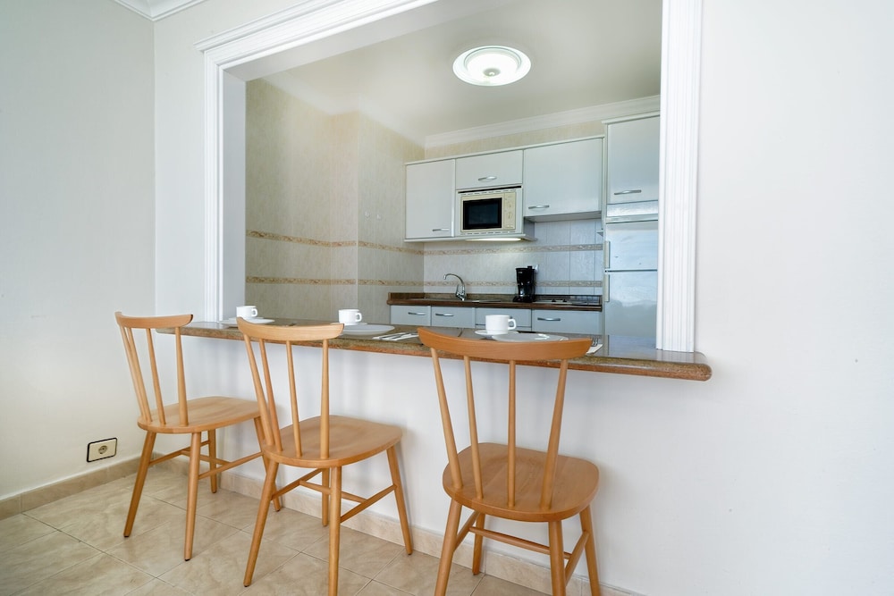 BLUESEA Los Cocoteros — Hotel rooms in Puerto del Carmen, Canary Islands
