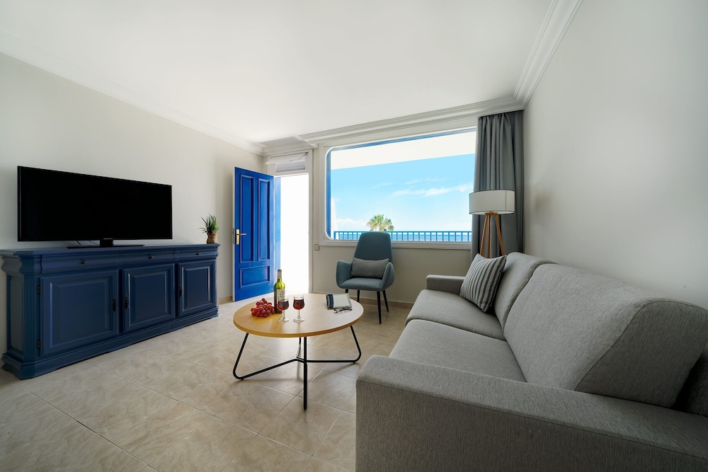BLUESEA Los Cocoteros — Hotel rooms in Puerto del Carmen, Canary Islands