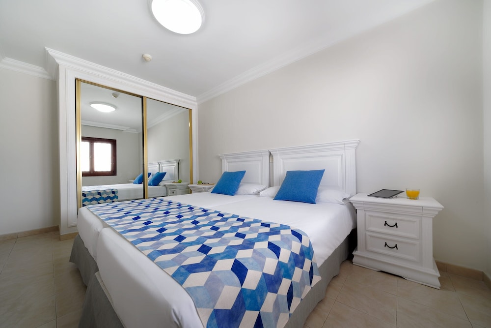 BLUESEA Los Cocoteros — Hotel rooms in Puerto del Carmen, Canary Islands