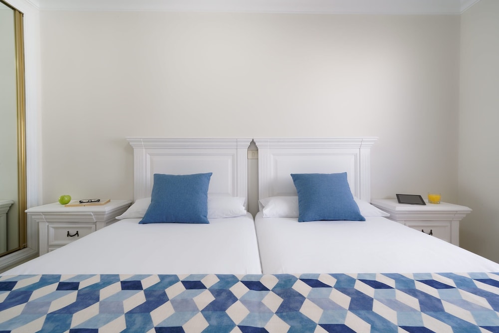 BLUESEA Los Cocoteros — Hotel rooms in Puerto del Carmen, Canary Islands