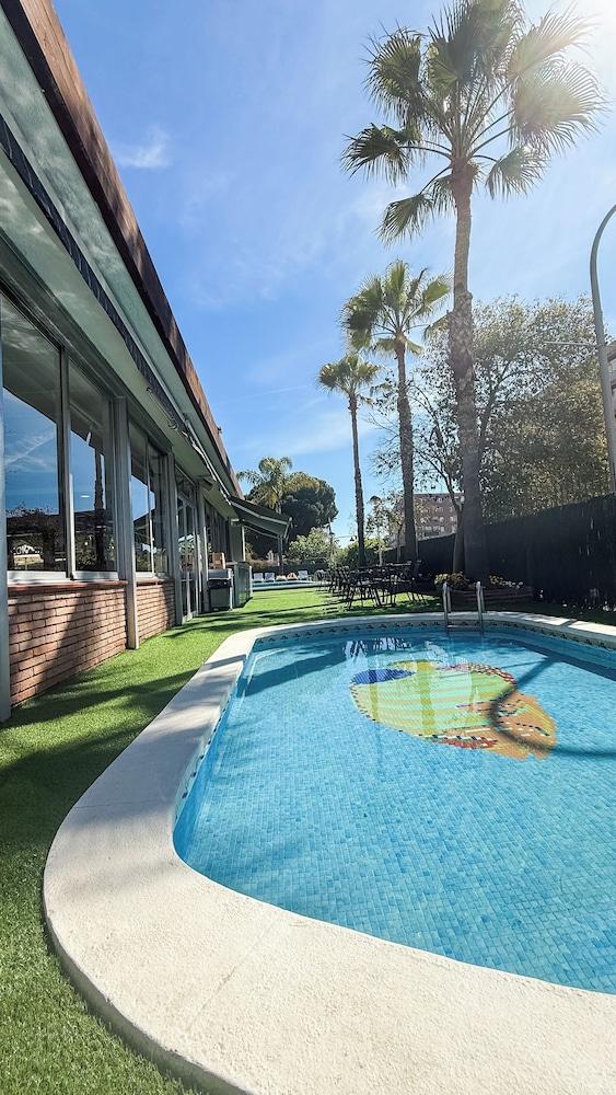 htop Palm Beach & SPA — Swimming pool in Lloret de Mar, Catalonia