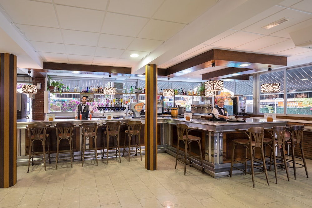 htop Palm Beach & SPA — Restaurant & bars in Lloret de Mar, Catalonia