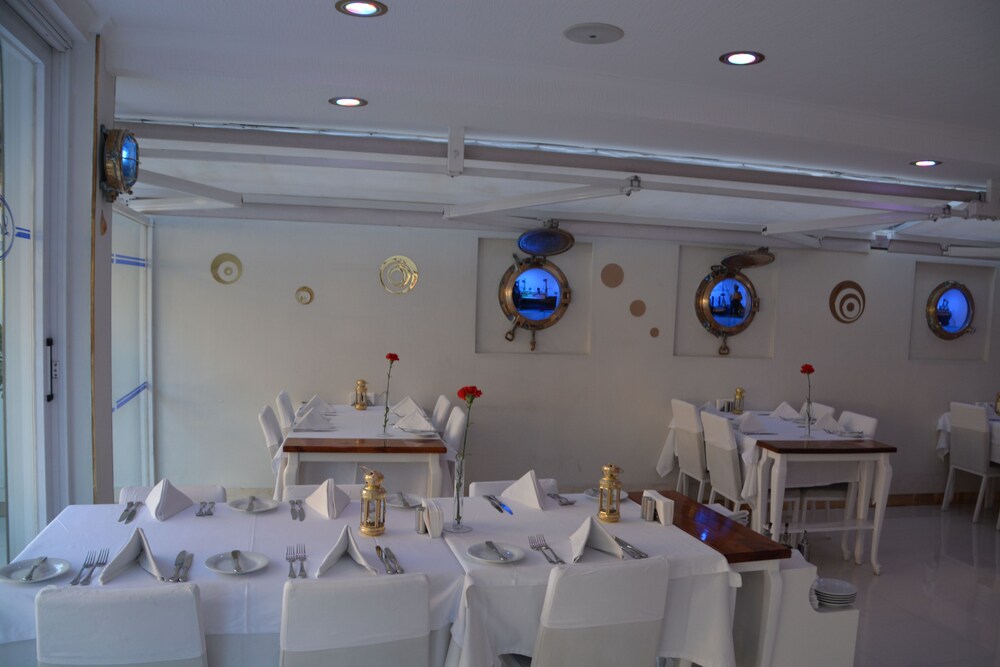 Hotel Devamlı — Restaurant & bars in İçmeler, Mugla