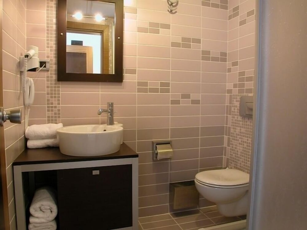 Hotel Devamlı — Hotel rooms in İçmeler, Mugla