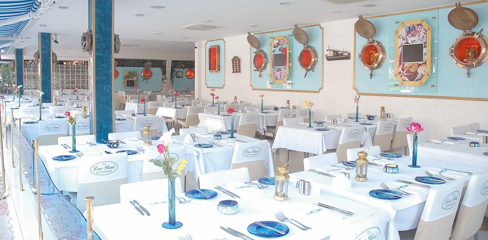 Hotel Devamlı — Restaurant & bars in İçmeler, Mugla
