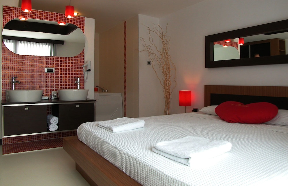 Hotel Devamlı — Hotel rooms in İçmeler, Mugla