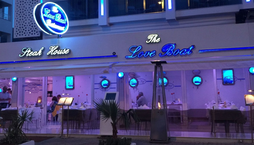 Hotel Devamlı — Restaurant & bars in İçmeler, Mugla