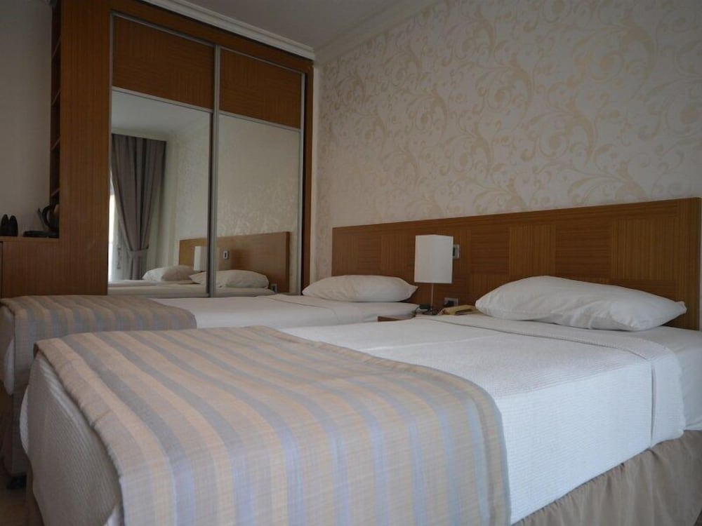 Hotel Devamlı — Hotel rooms in İçmeler, Mugla