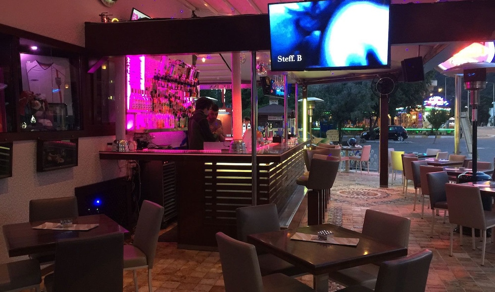 Hotel Devamlı — Restaurant & bars in İçmeler, Mugla