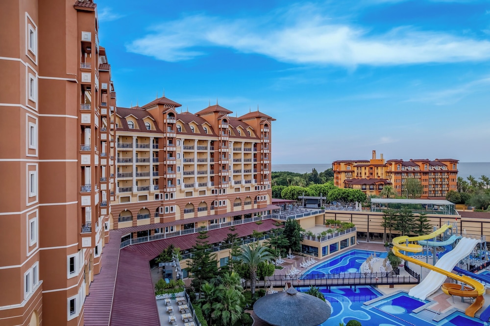 Villa Side Residence — Hotel building in Side