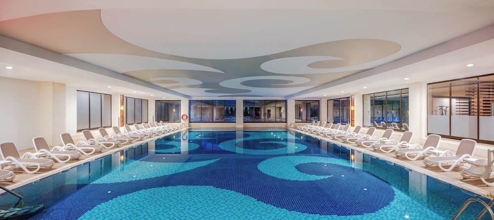 Villa Side Residence — Swimming pool in Side