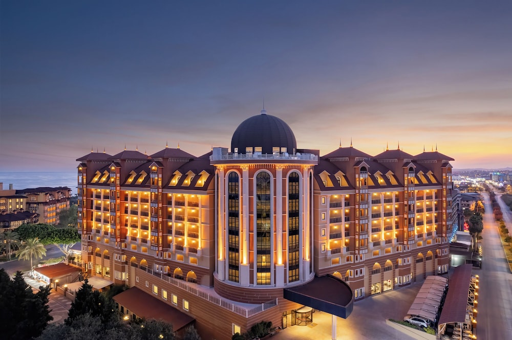 Villa Side Residence — Hotel building in Side
