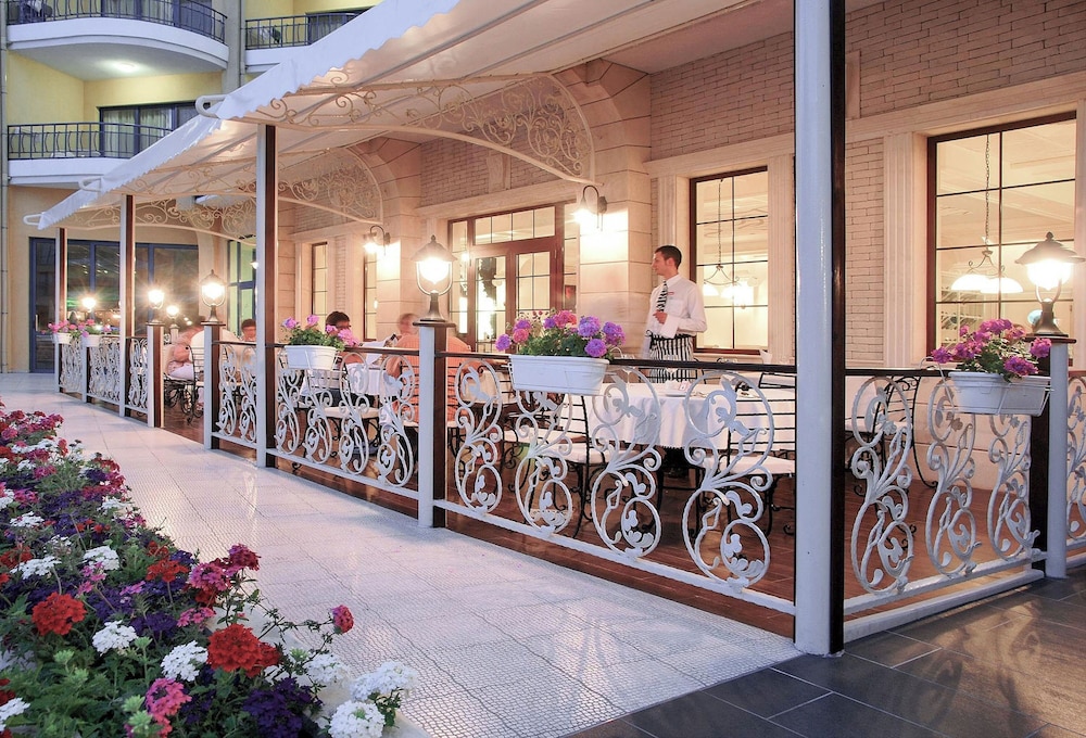 Grifid Arabella Hotel - Ultra All inclusive & Aquapark — Restaurant & bars in Golden Sands, Varna Region