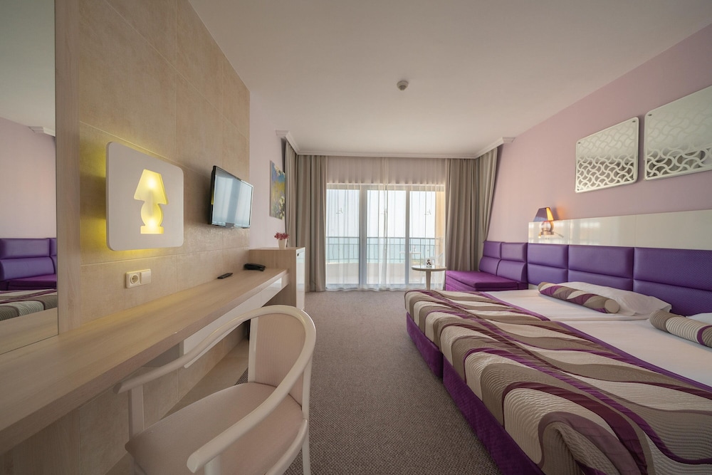 Grifid Arabella Hotel - Ultra All inclusive & Aquapark — Hotel rooms in Golden Sands, Varna Region