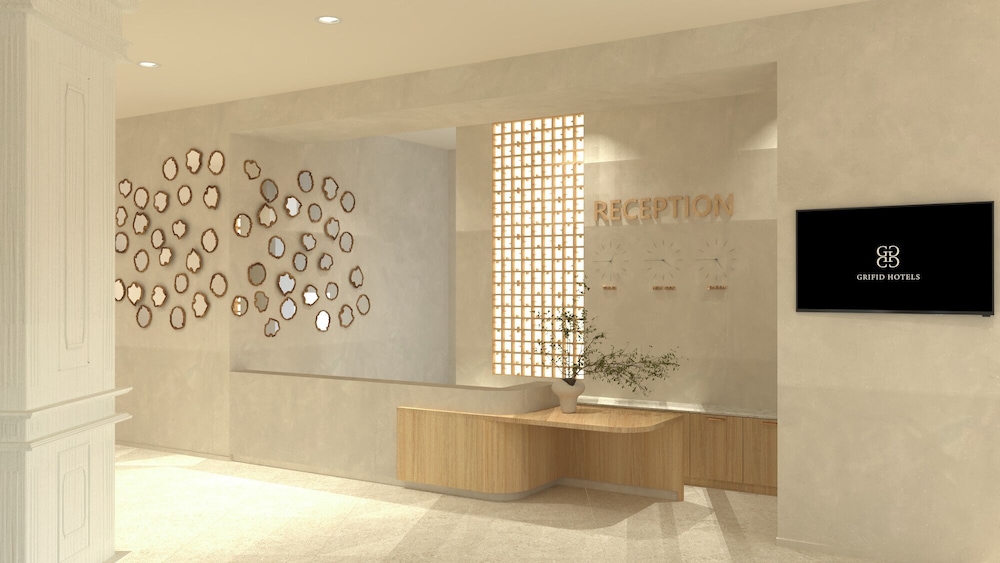 Grifid Arabella Hotel - Ultra All inclusive & Aquapark — Hotel building in Golden Sands, Varna Region
