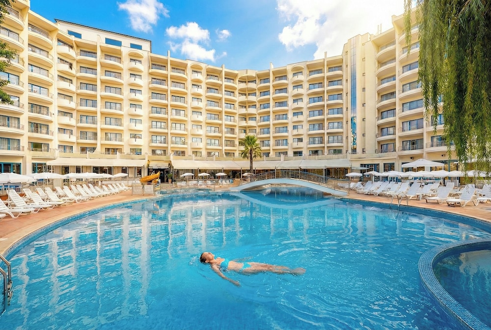 Grifid Arabella Hotel - Ultra All inclusive & Aquapark — Main photo in Golden Sands, Varna Region