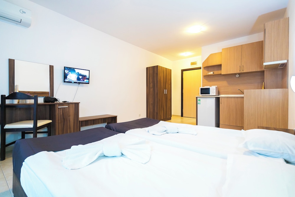 Admiral Plaza Hotel — Hotel rooms in Sunny Beach, Burgas Region