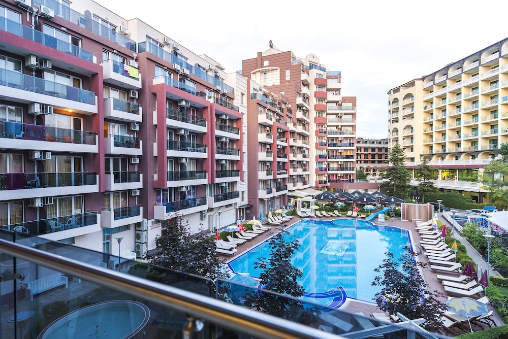 Admiral Plaza Hotel — Swimming pool in Sunny Beach, Burgas Region