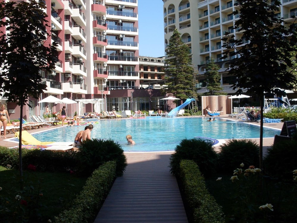 Admiral Plaza Hotel — Swimming pool in Sunny Beach, Burgas Region