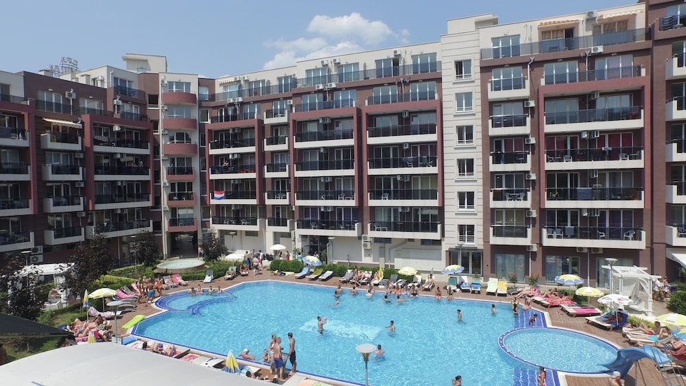 Admiral Plaza Hotel — Swimming pool in Sunny Beach, Burgas Region
