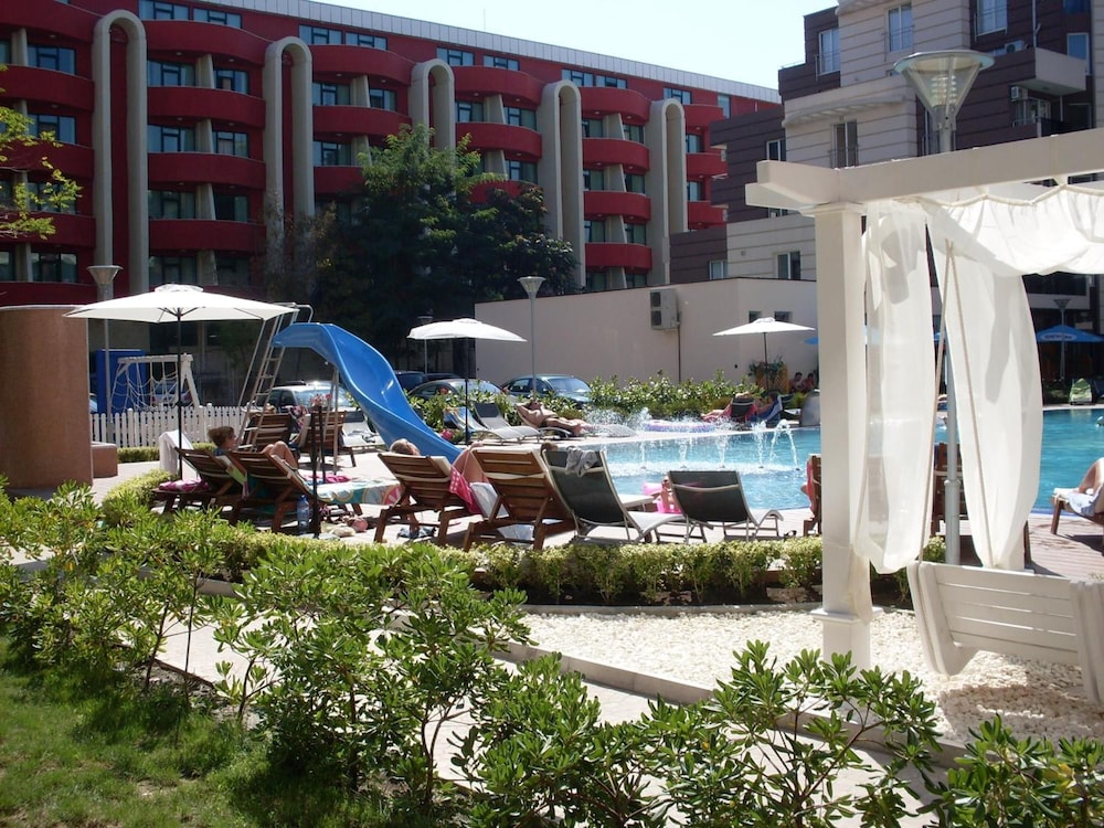 Admiral Plaza Hotel — Swimming pool in Sunny Beach, Burgas Region