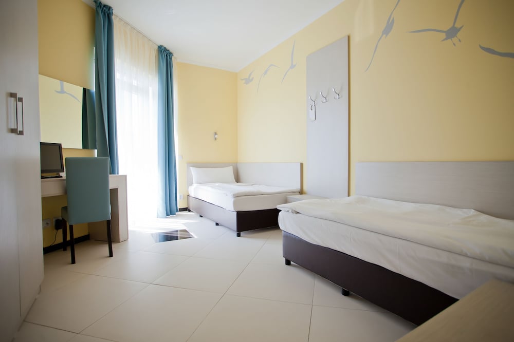 Blue Pearl Hotel — Hotel rooms in Sunny Beach, Burgas Region