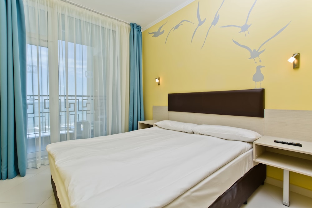 Blue Pearl Hotel — Hotel rooms in Sunny Beach, Burgas Region