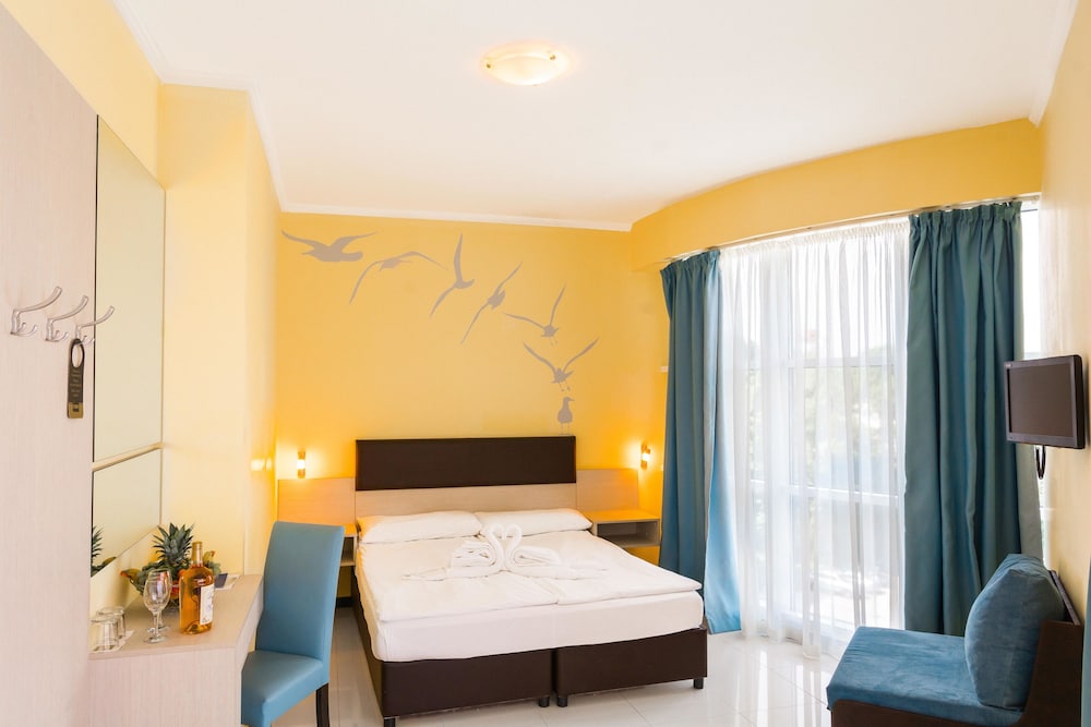 Blue Pearl Hotel — Hotel rooms in Sunny Beach, Burgas Region