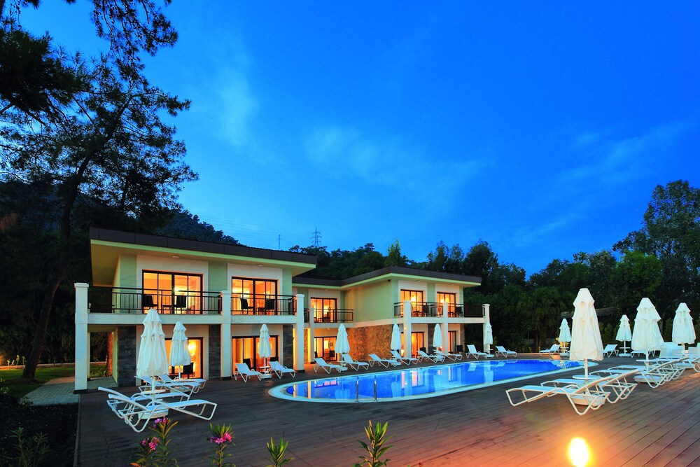 Fortezza Beach Resort — Swimming pool in Hisarönü, Mugla