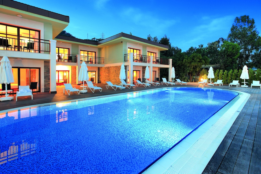 Fortezza Beach Resort — Swimming pool in Hisarönü, Mugla