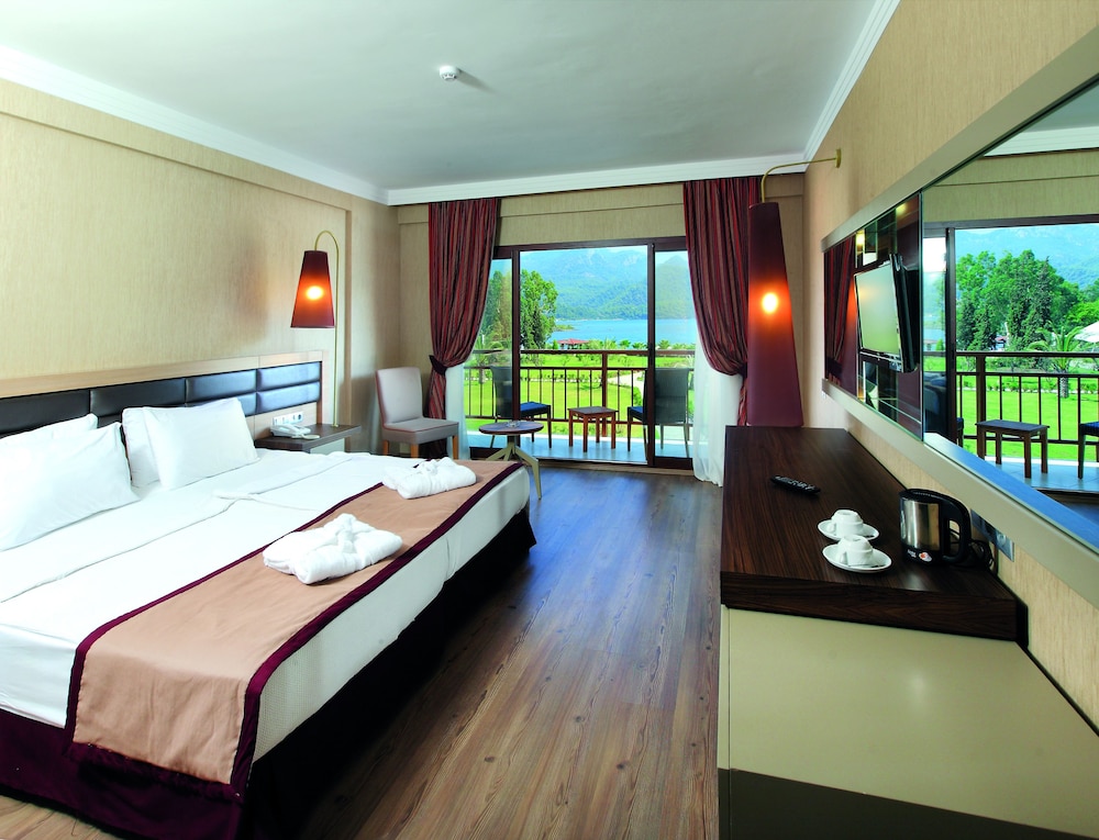 Fortezza Beach Resort — Hotel rooms in Hisarönü, Mugla
