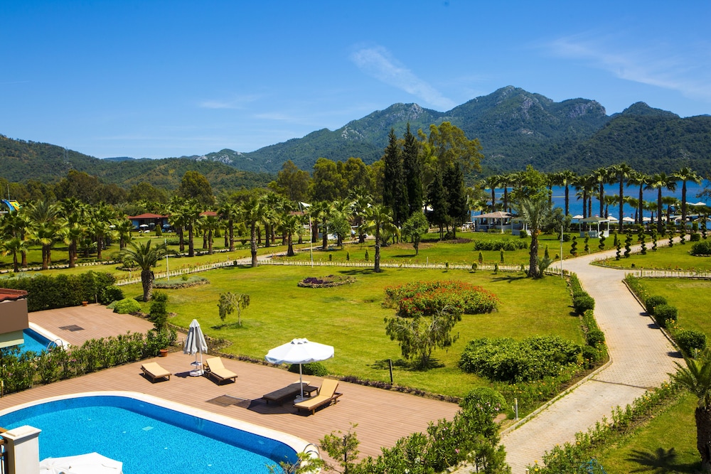 Fortezza Beach Resort — Swimming pool in Hisarönü, Mugla