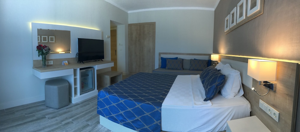 Fortezza Beach Resort — Hotel rooms in Hisarönü, Mugla
