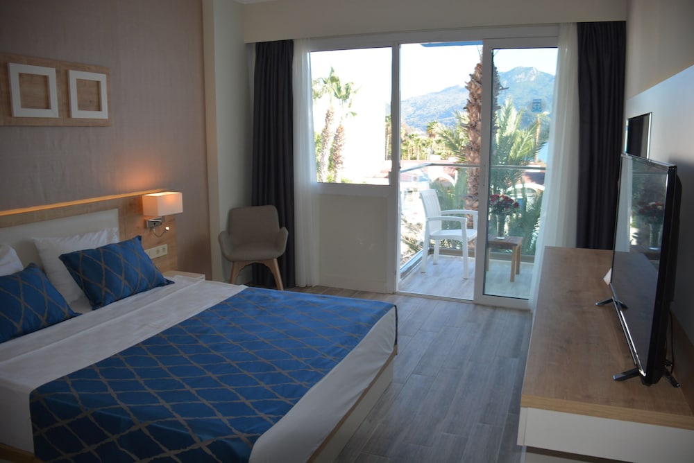 Fortezza Beach Resort — Hotel rooms in Hisarönü, Mugla